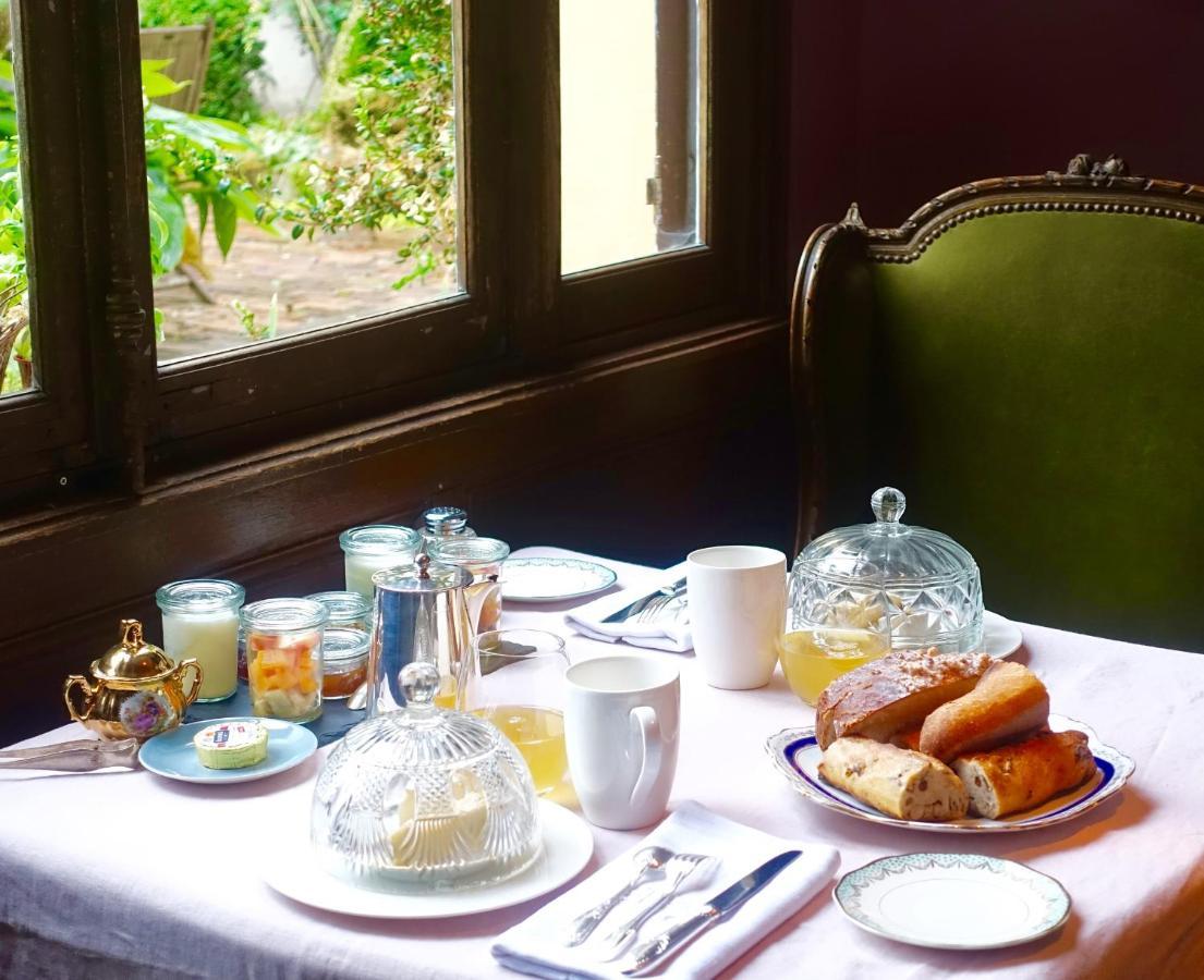 Le Jardin De La Cathedrale Bed & Breakfast Троа Екстериор снимка