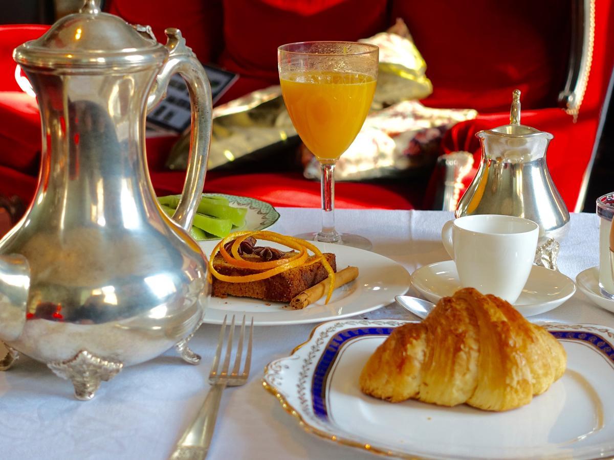 Le Jardin De La Cathedrale Bed & Breakfast Троа Екстериор снимка