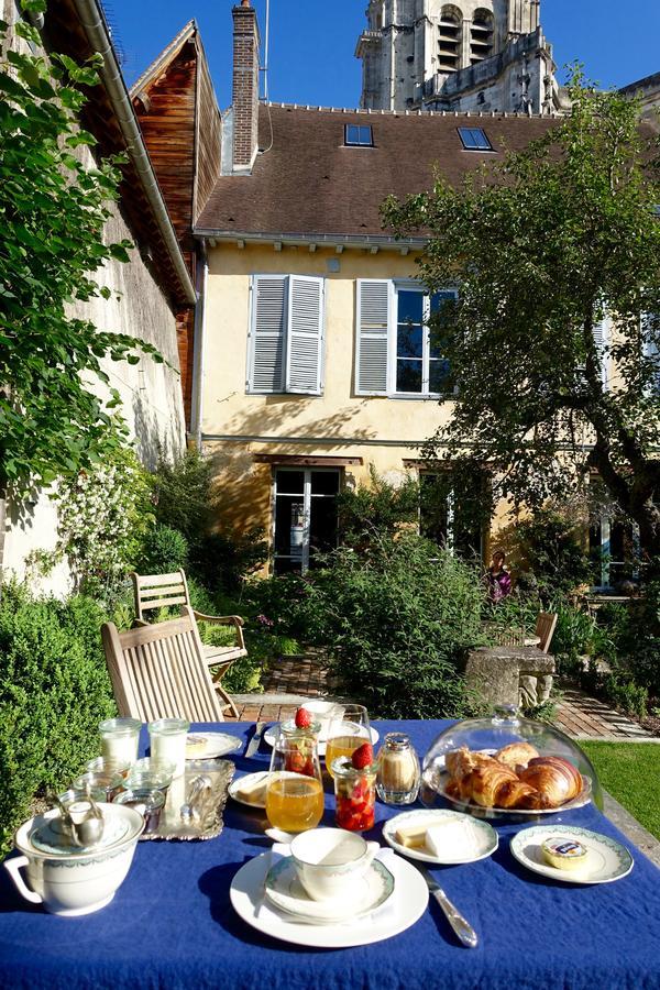 Le Jardin De La Cathedrale Bed & Breakfast Троа Екстериор снимка